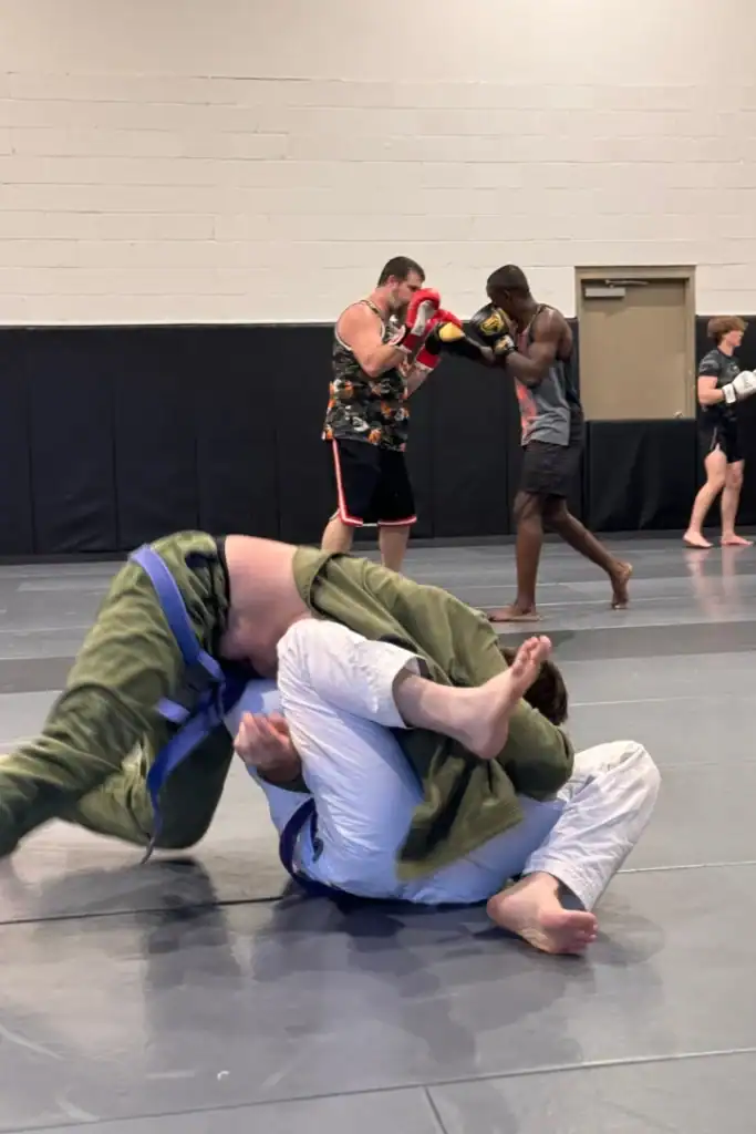 MMA classes knoxville-memento combat sports